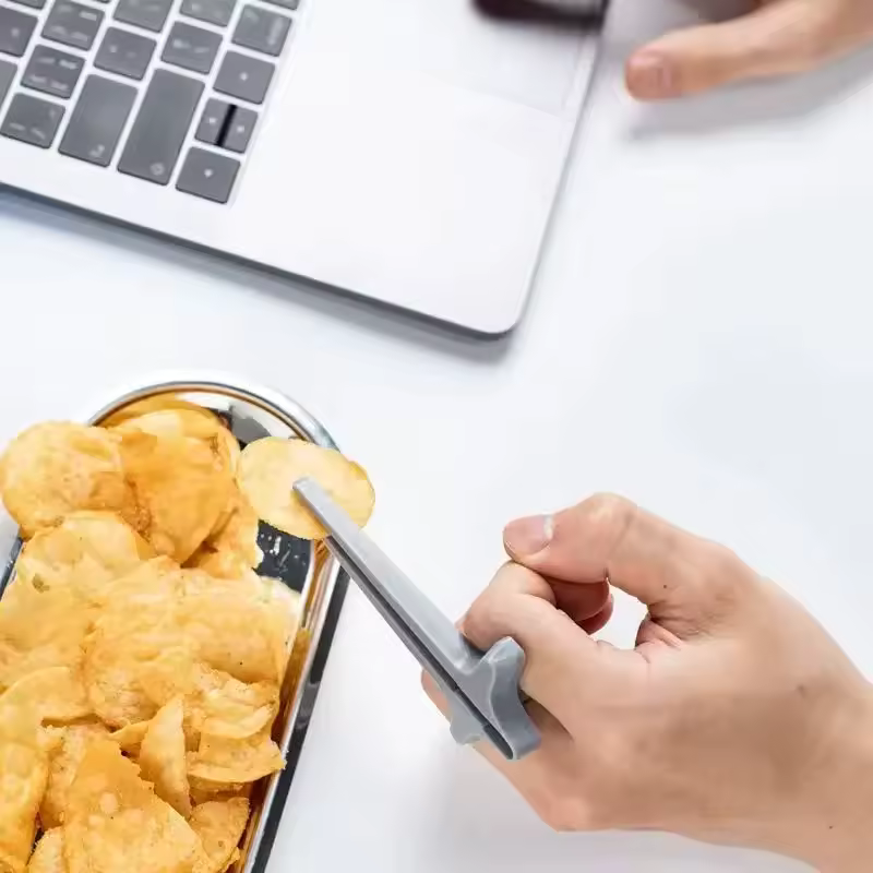 1pc Finger Chopsticks Game Player Snack Chopstick Holder Plastic Game Finger Cover Game Controller Training Learning Chopsticks